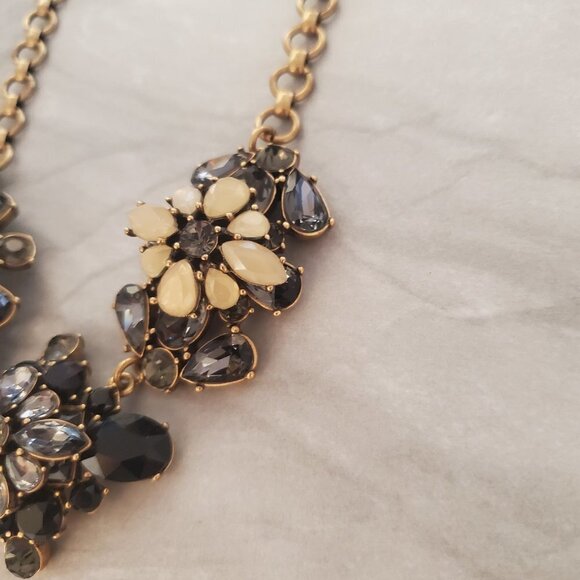 ✨ J.Crew Rhinestone Crystal Cluster Stacked Antiqued Statement Necklace ✨ - Picture 7 of 14